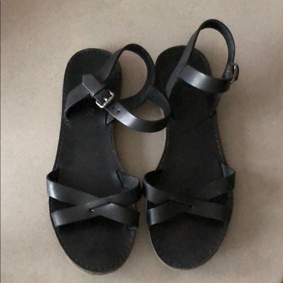 Madewell Shoes - Madewell black crisscross leather flat sandal